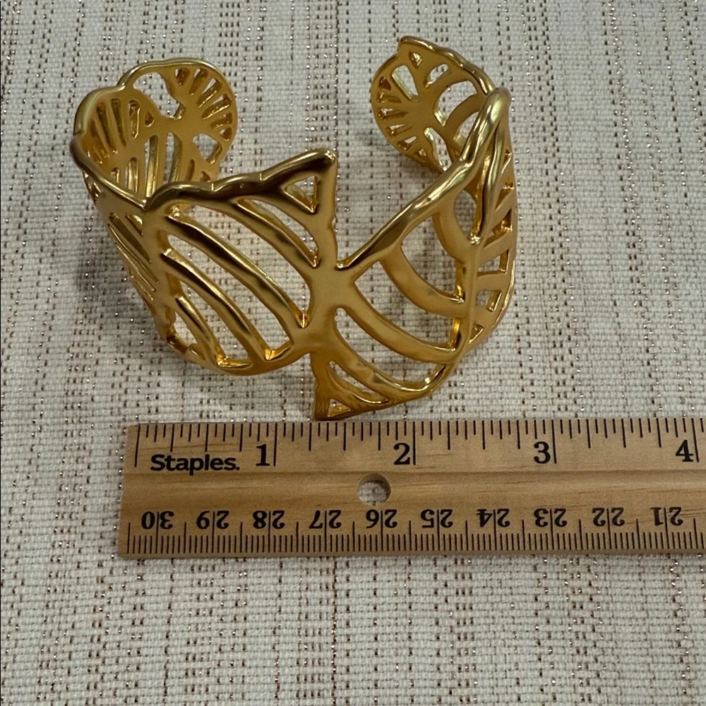 Elegant Gold Cuff Bracelet - Picture 6 of 9
